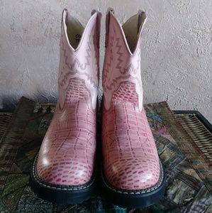 Old West cowgirl boots.